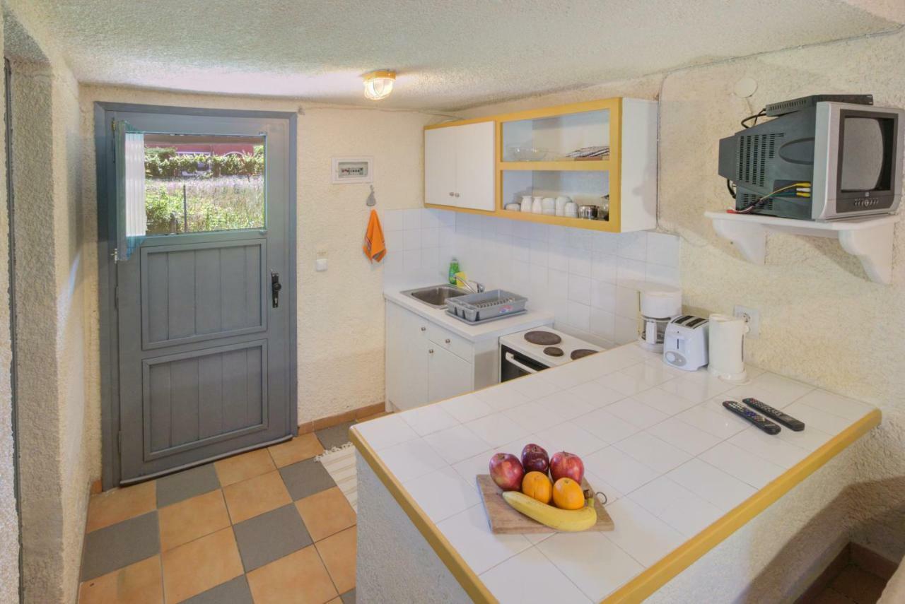 Lefkes Apartments Acharavi  Eksteriør billede